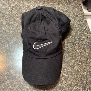 Black Nike hat